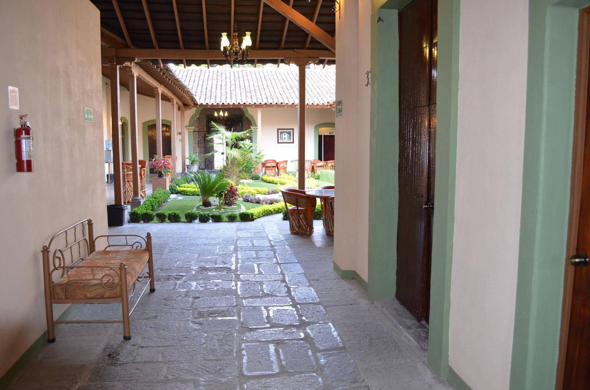 Hotel La Merced Colima Exterior photo
