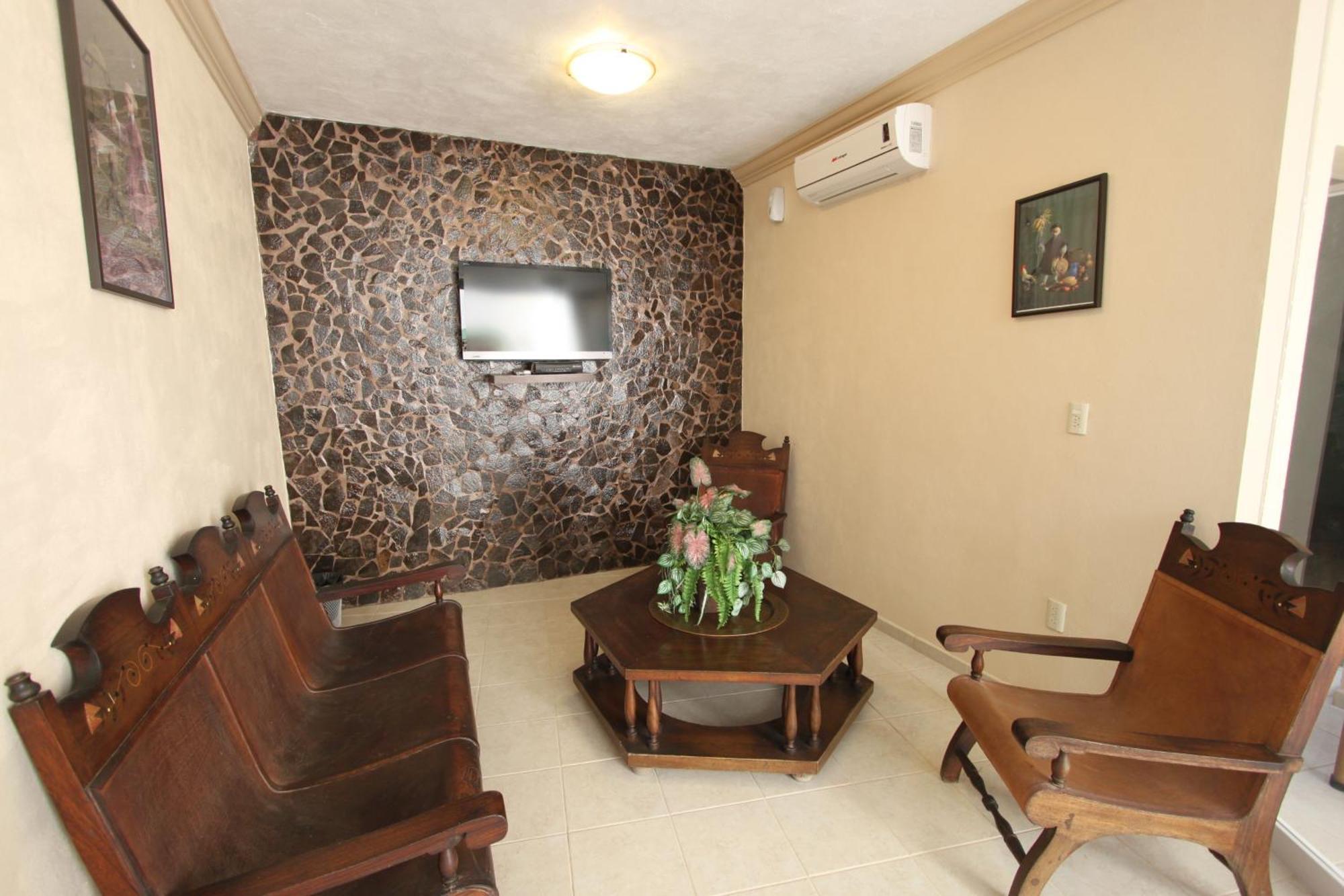 Hotel La Merced Colima Exterior photo