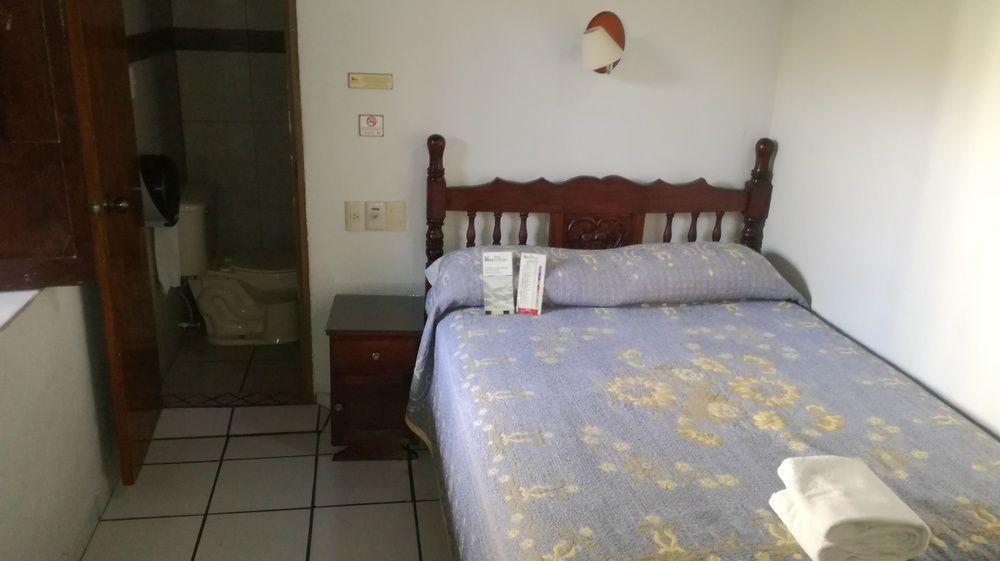 Hotel La Merced Colima Exterior photo